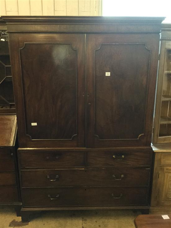 Georgian mahogany linen press(-)